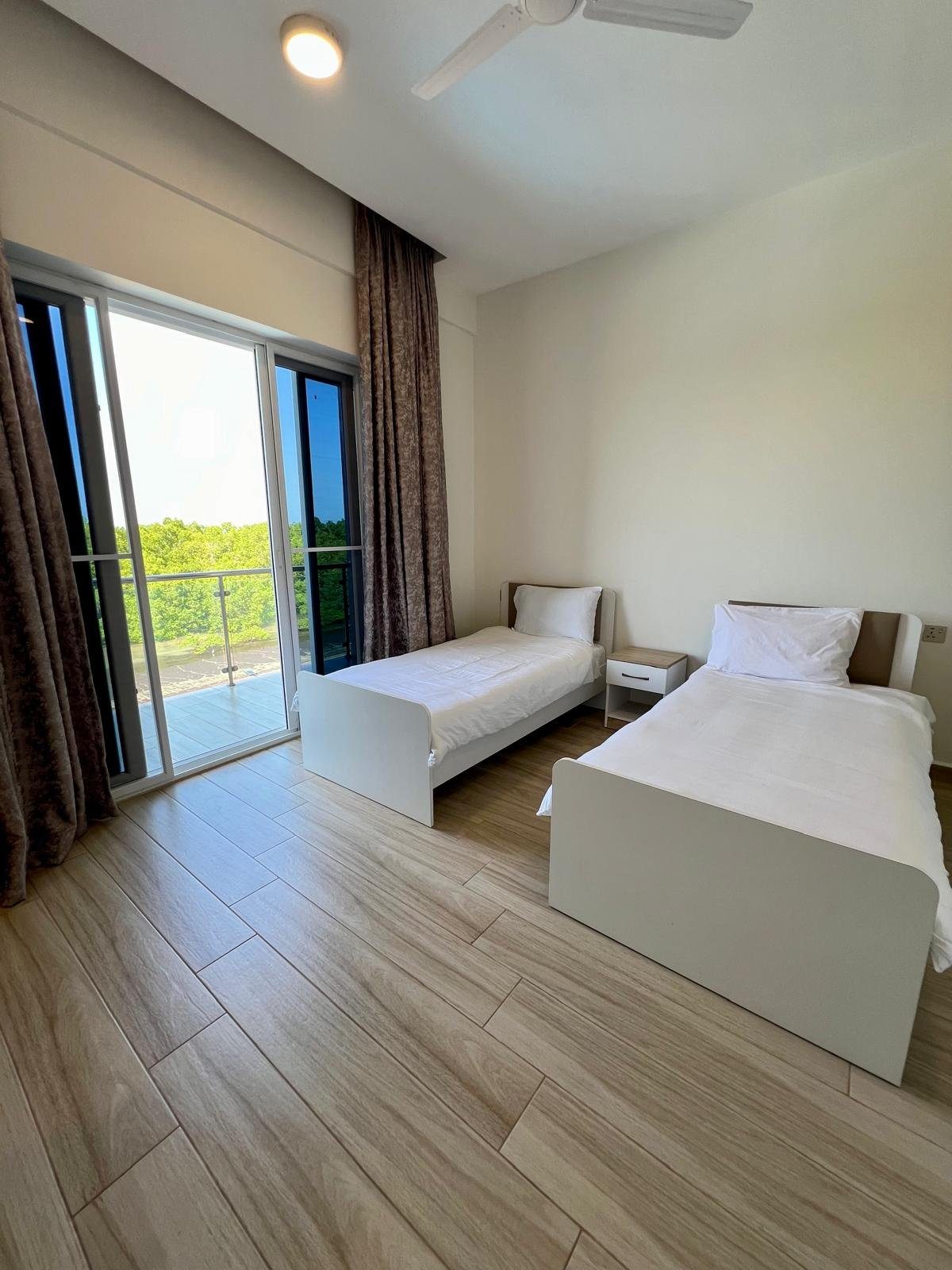 Bedroom — twin beds