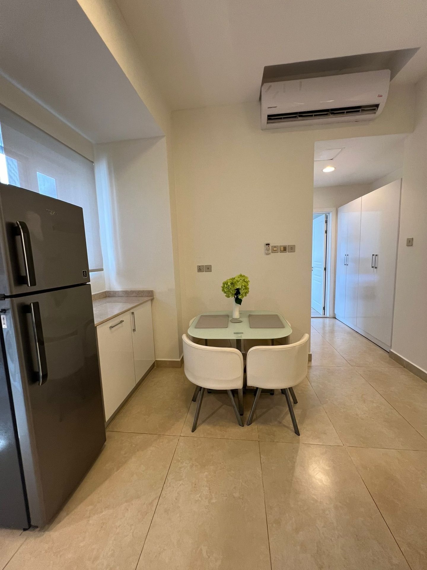 Kitchen & dining nook